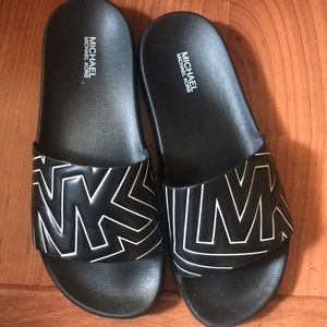 Michael Kors black and white slides